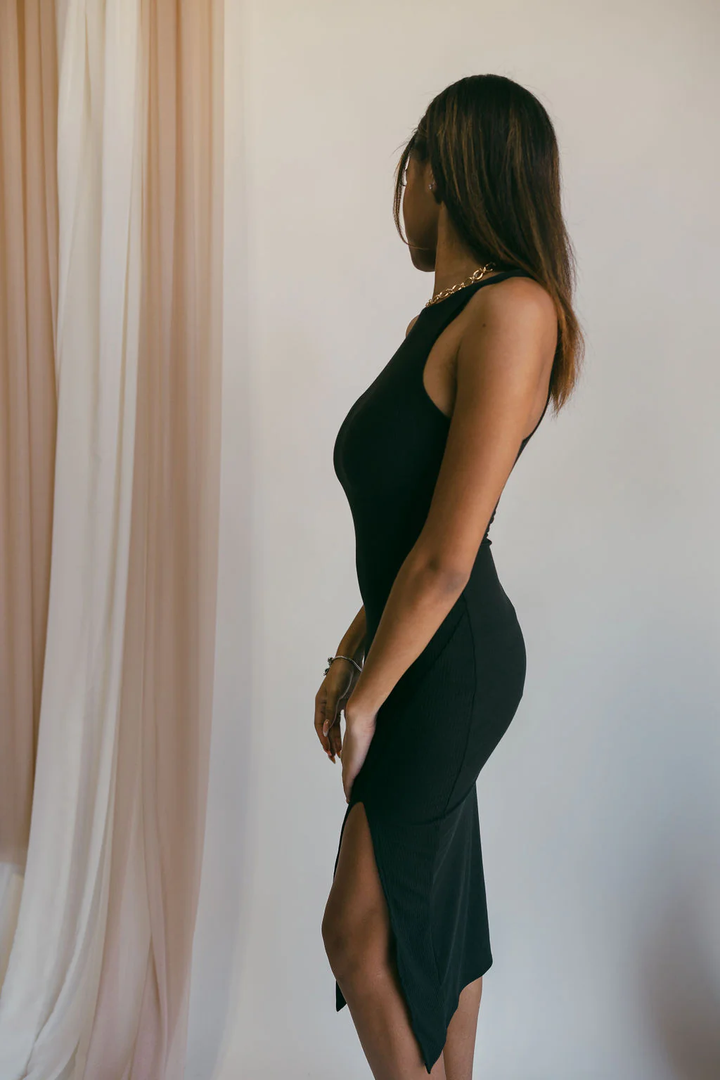 Rochelle Black Bodycon Sleeveless Midi Dress - Image 4