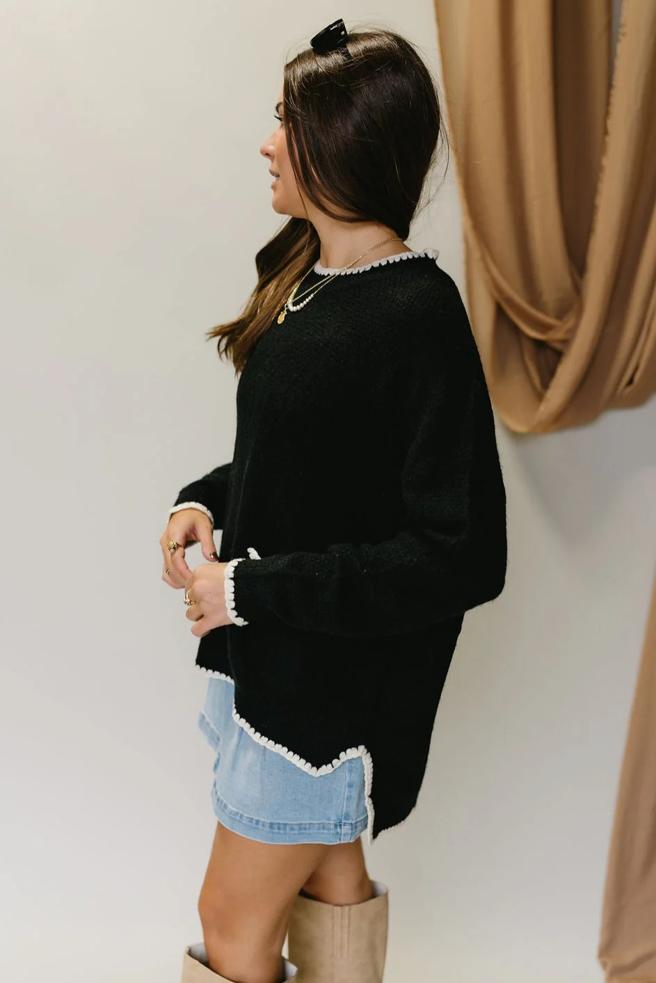 Sia Black & White Scallop Knit Sweater - Image 3