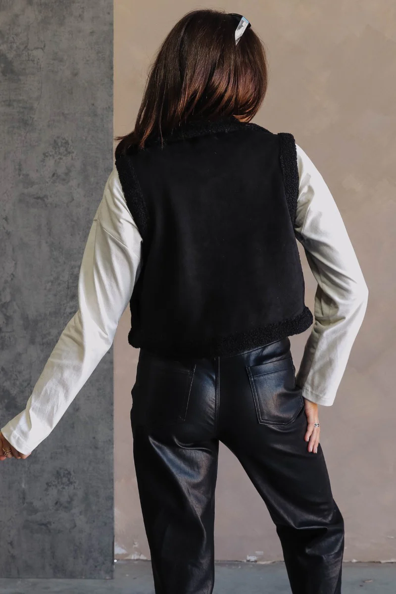 Sienna Black Sherpa Cropped Zip-Up Vest - Image 7