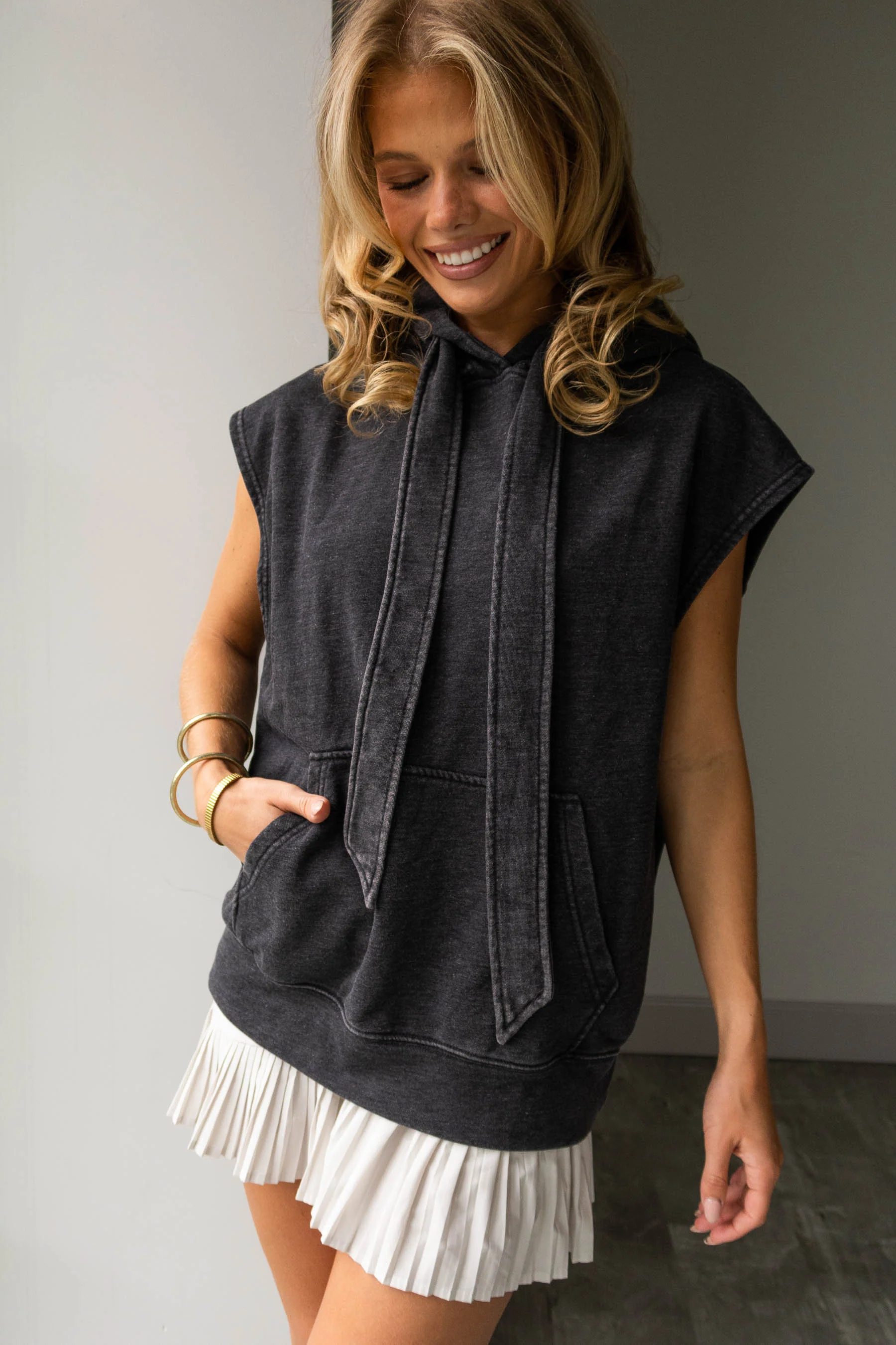 Sierra Washed Black Sleeveless Hoodie - Image 10
