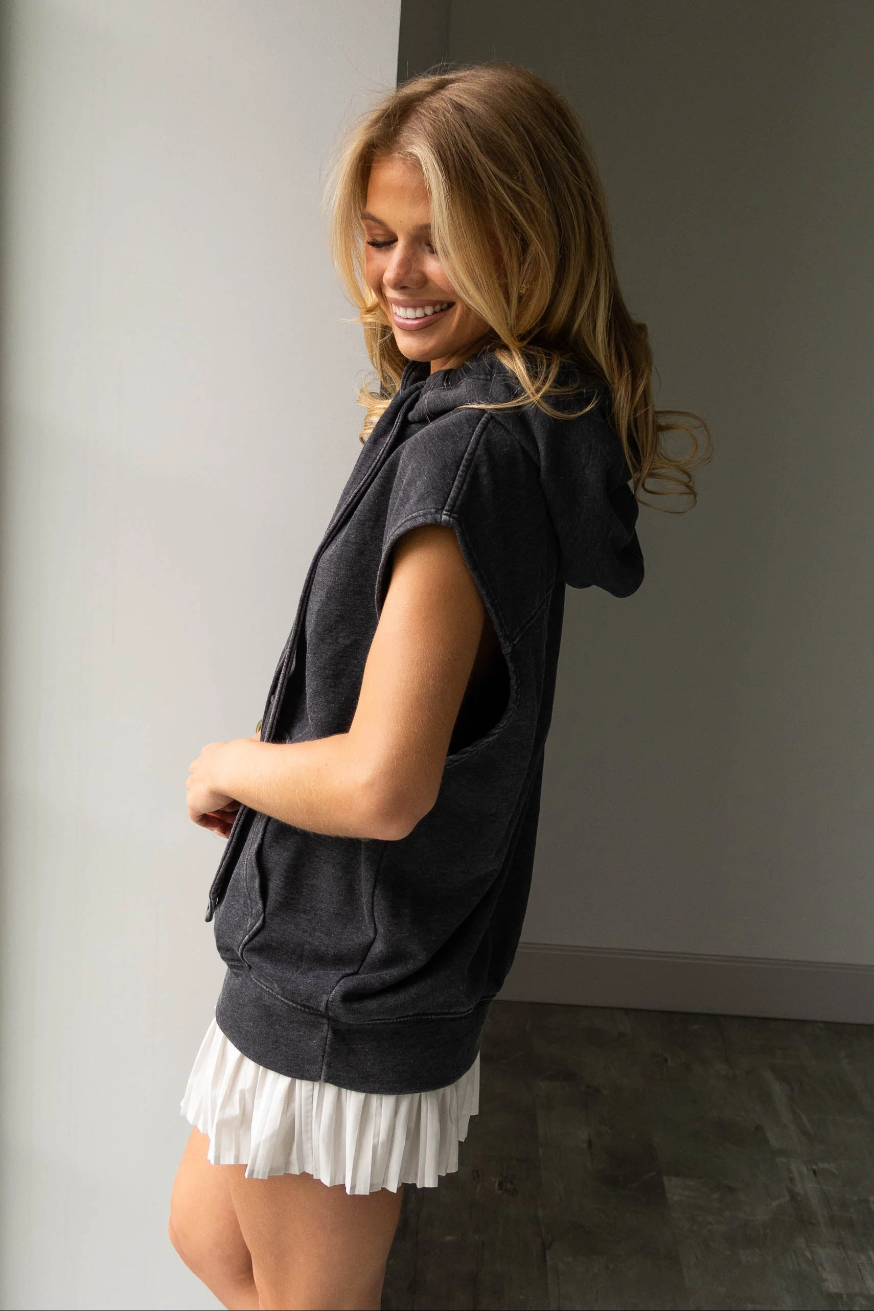 Sierra Washed Black Sleeveless Hoodie - Image 3