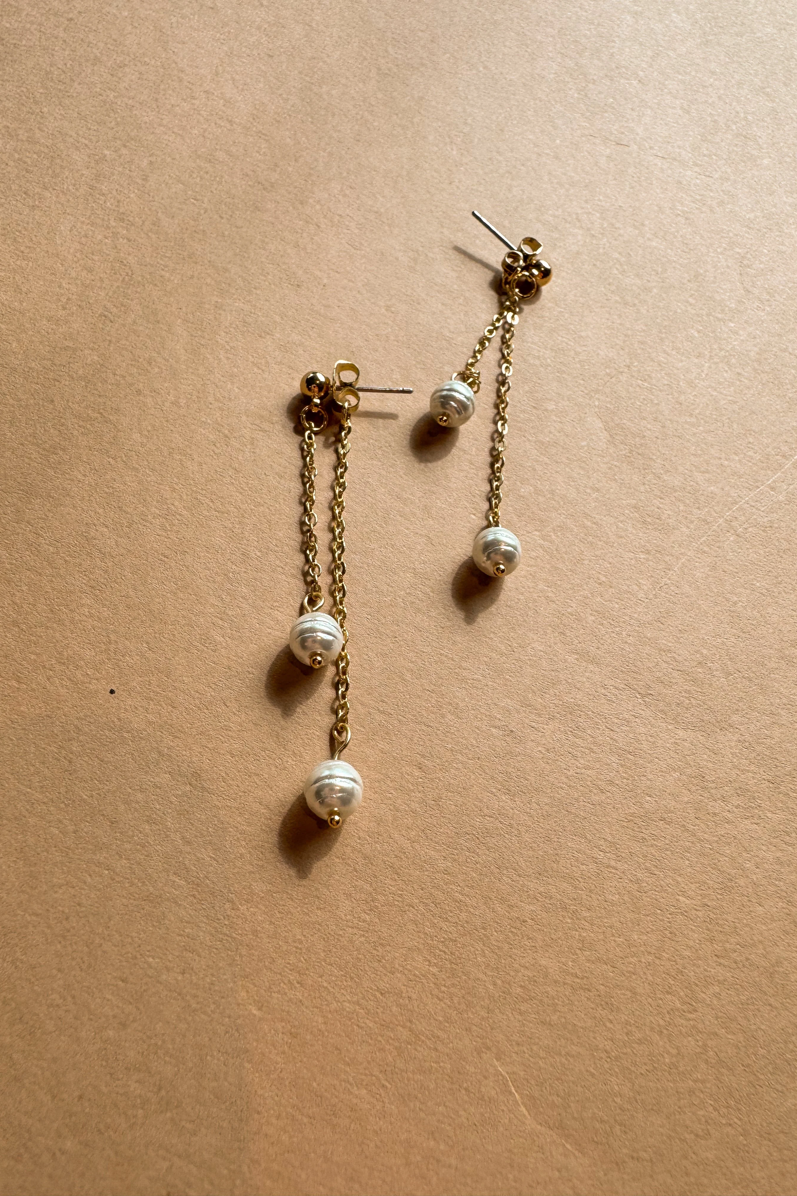 Sophia Pearl & Gold Chain Dangle Earring
