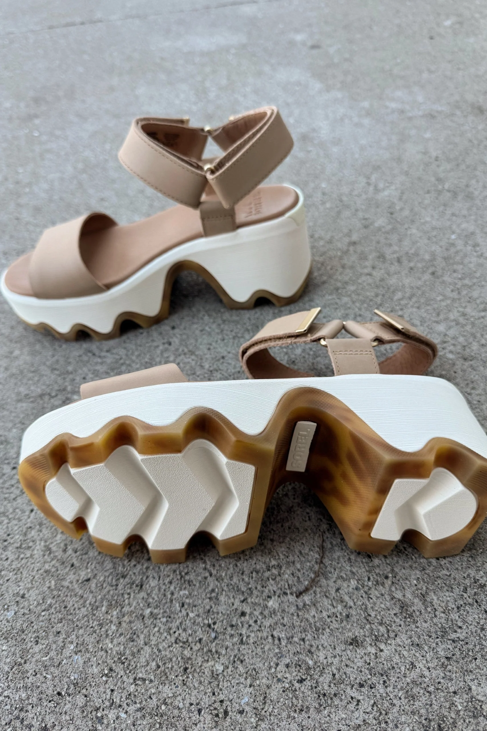 Sorel Kinetic Aura Y-Strap Honest Beige & Bleached Ceramic Heel Sandal - Image 3