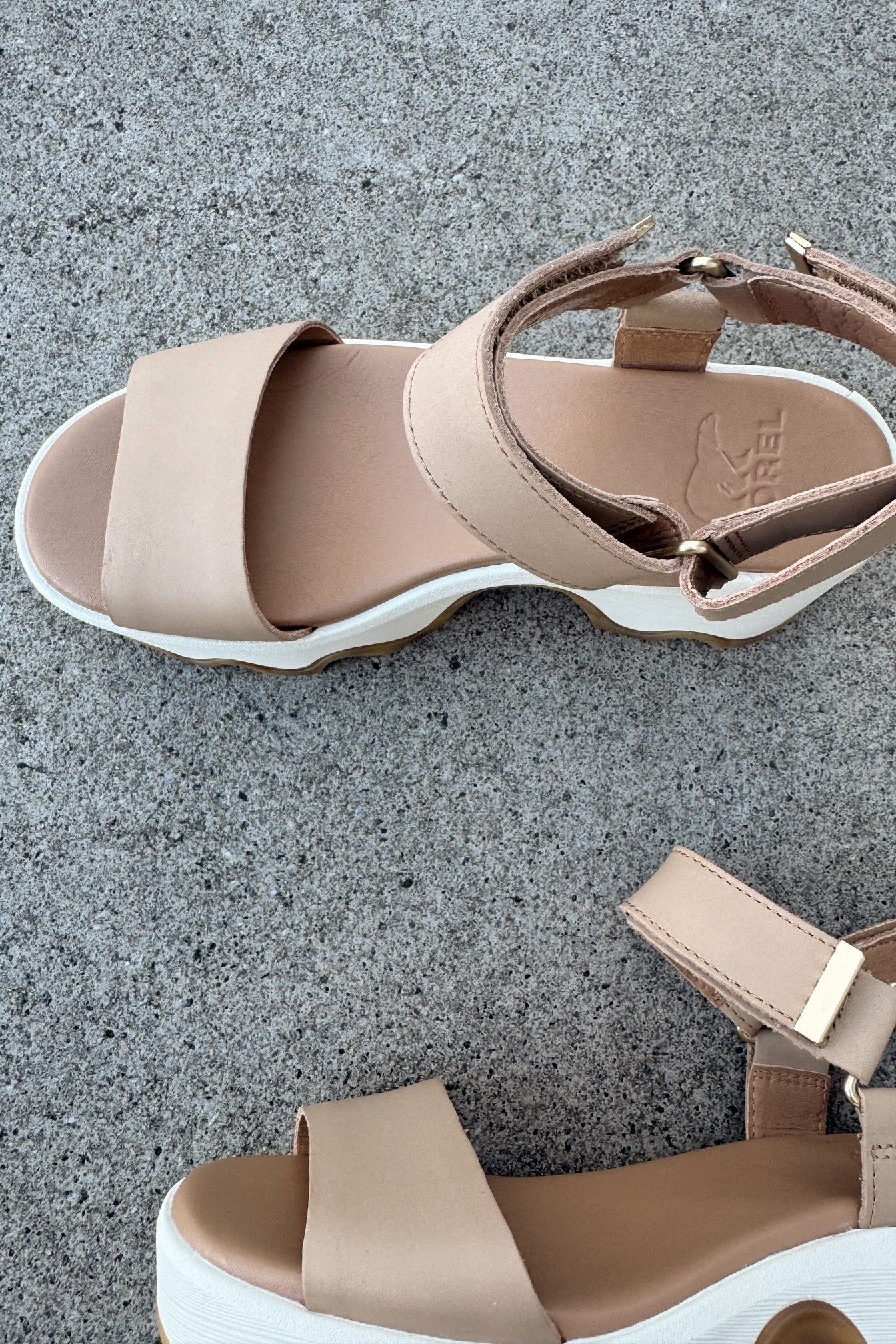 Sorel Kinetic Aura Y-Strap Honest Beige & Bleached Ceramic Heel Sandal - Image 4