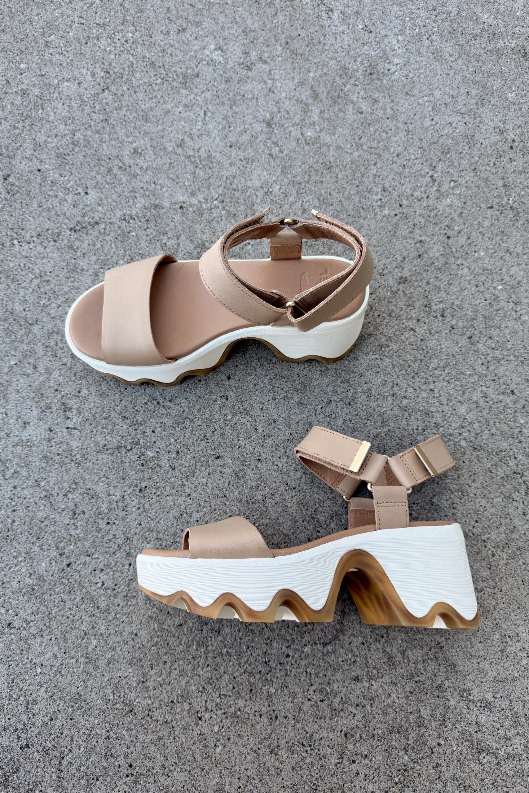 Sorel Kinetic Aura Y-Strap Honest Beige & Bleached Ceramic Heel Sandal - Image 9