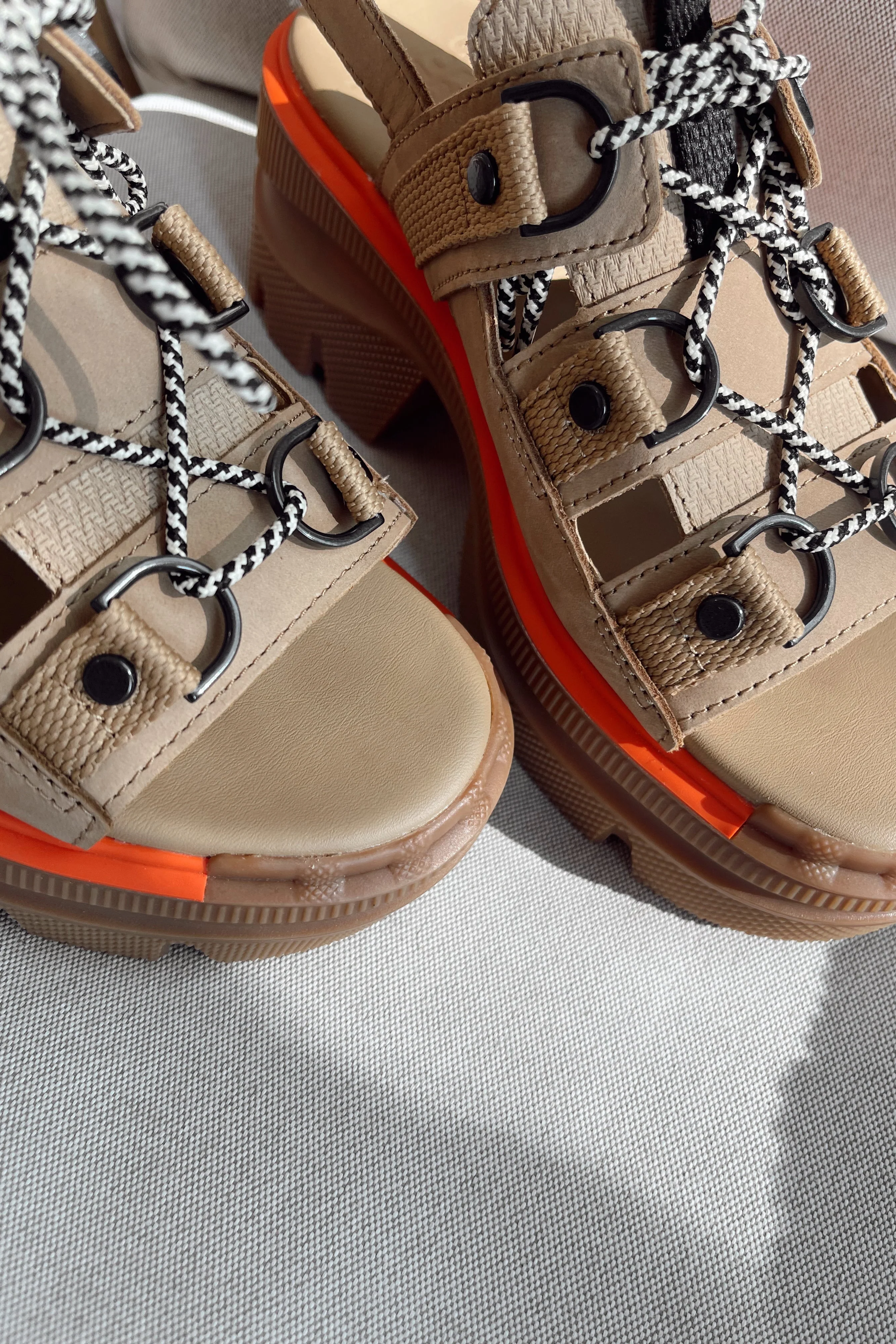 Sorel Rein Lace Brown & Black Platform Sandal - Image 7