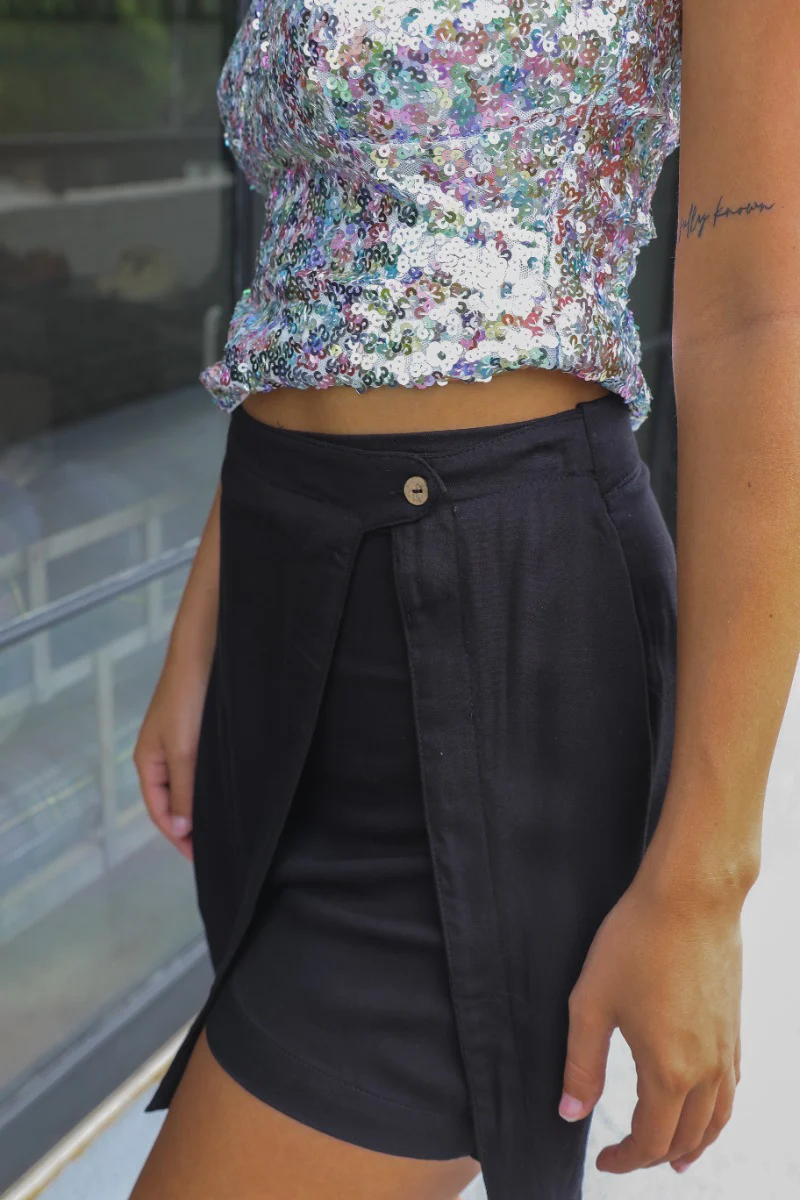 Stepping Out Skort in Black - Image 3