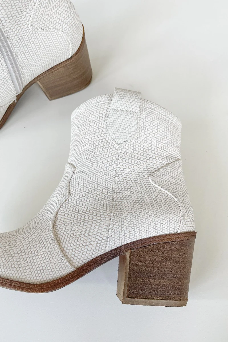 Unite Ankle Boot - Image 3