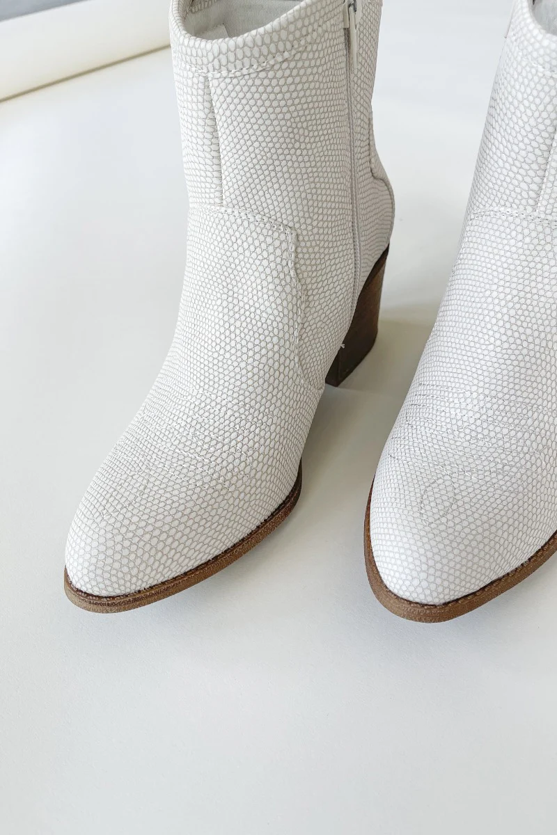 Unite Ankle Boot - Image 7