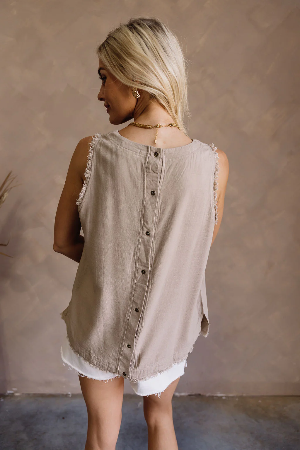 Willa Taupe Linen Frayed Tank - Image 4